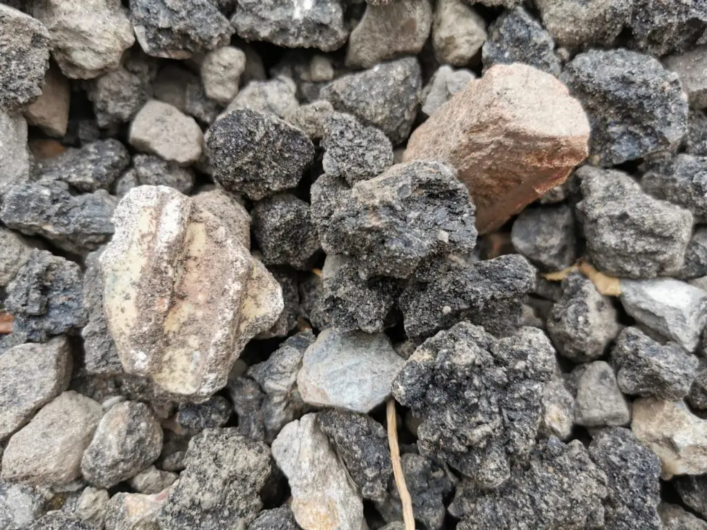 Neue Regeln können das BAUSTOFF-RECYCLING massiv verteuern Neue Regeln können das BAUSTOFF-RECYCLING massiv verteuern