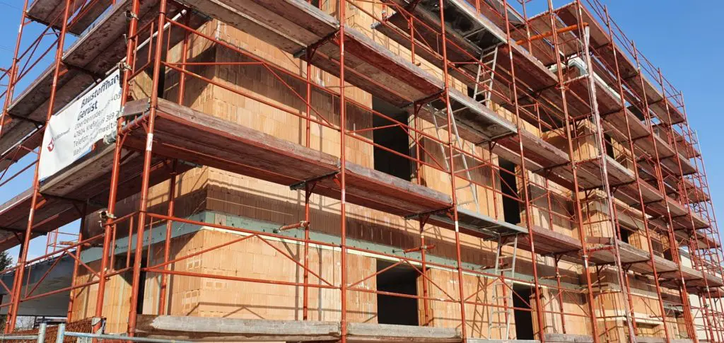 Einfamilienhaus - das Eigenheim liegt weiterhin im Trend 12 Ringer Gerüst Baustelle Meerbusch bei Düsseldorf